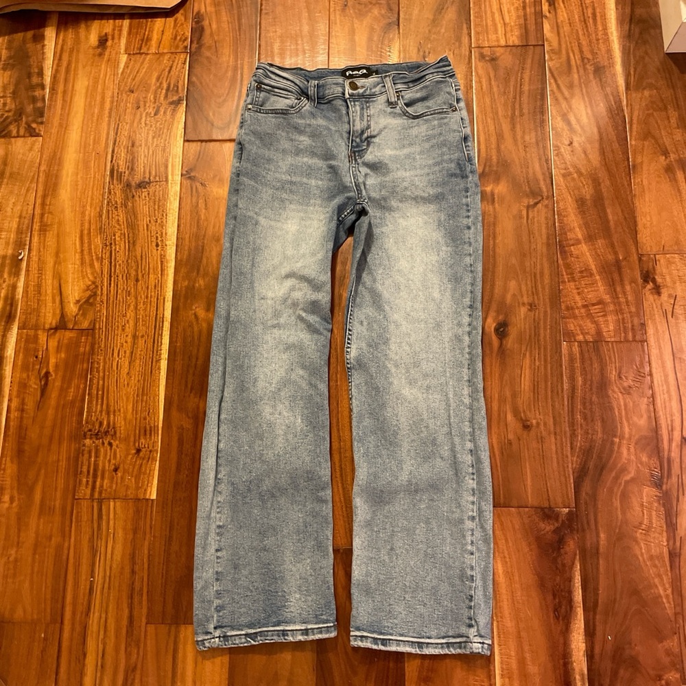 RSQ Boys Light Blue Wash Straight Jeans
Size: 14
Lightly Used
